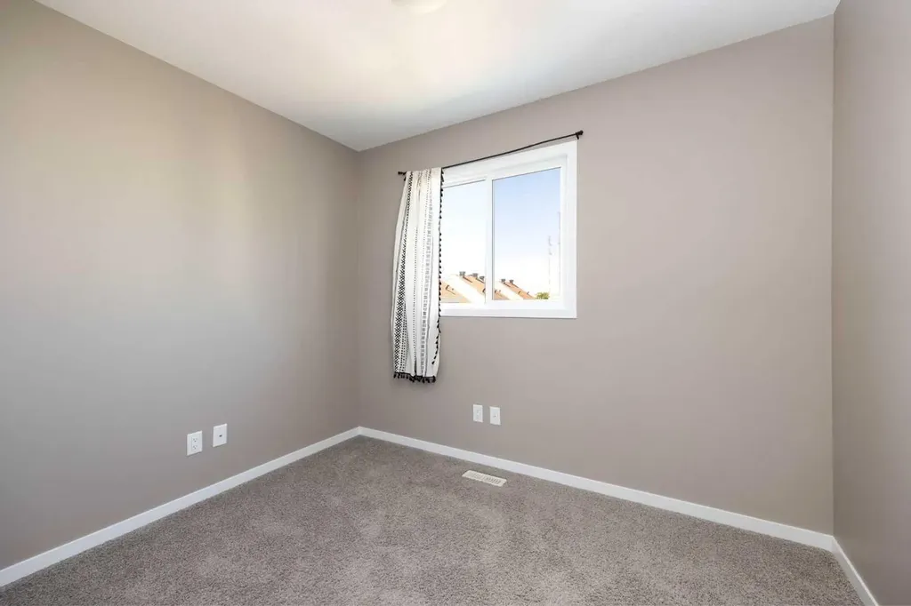 711 Beacon Hill Drive Fort Mcmurray AB T9H 3R5