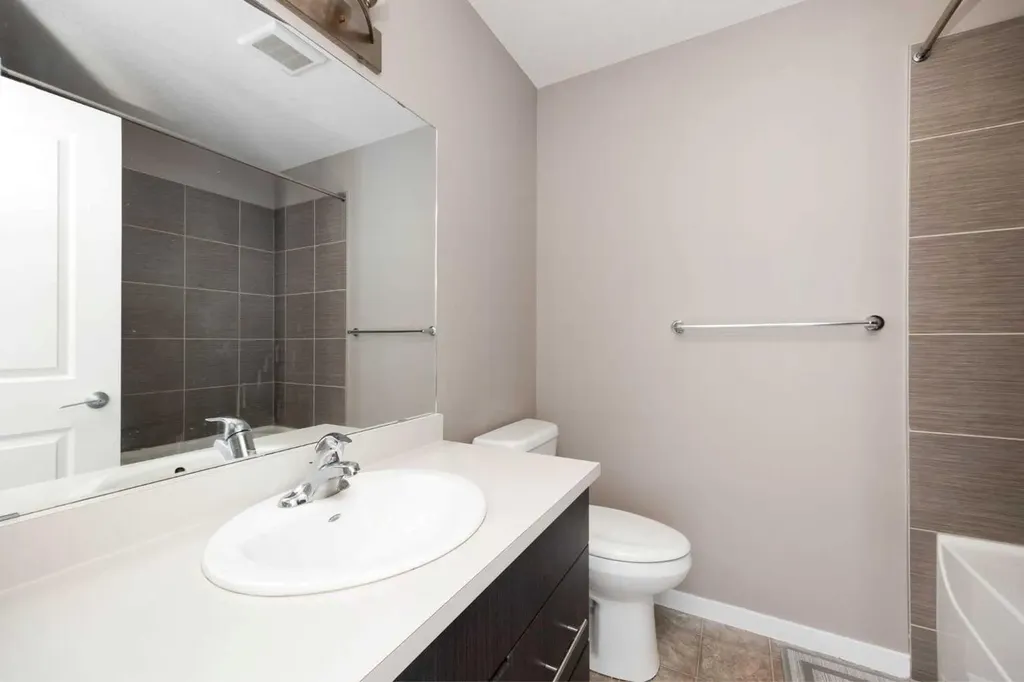 711 Beacon Hill Drive Fort Mcmurray AB T9H 3R5