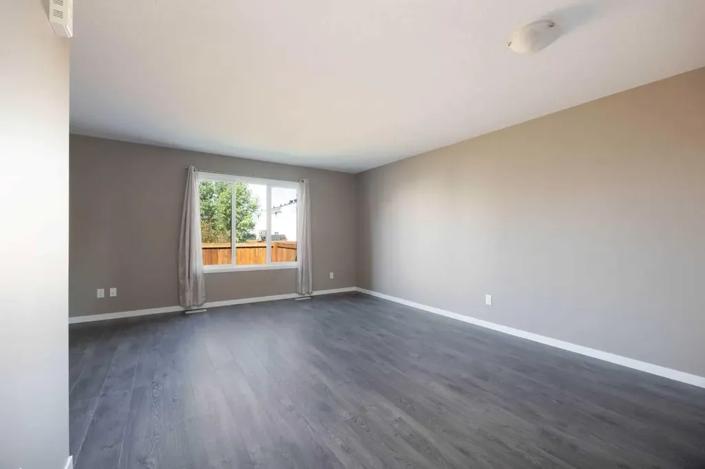 711 Beacon Hill Drive Fort Mcmurray AB T9H 3R5