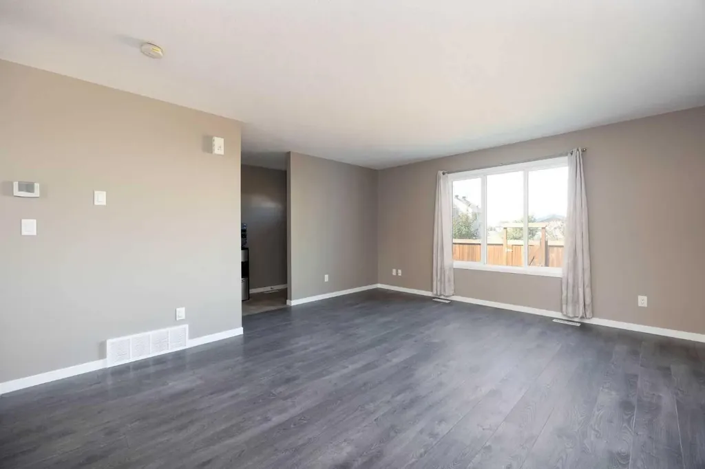 711 Beacon Hill Drive Fort Mcmurray AB T9H 3R5