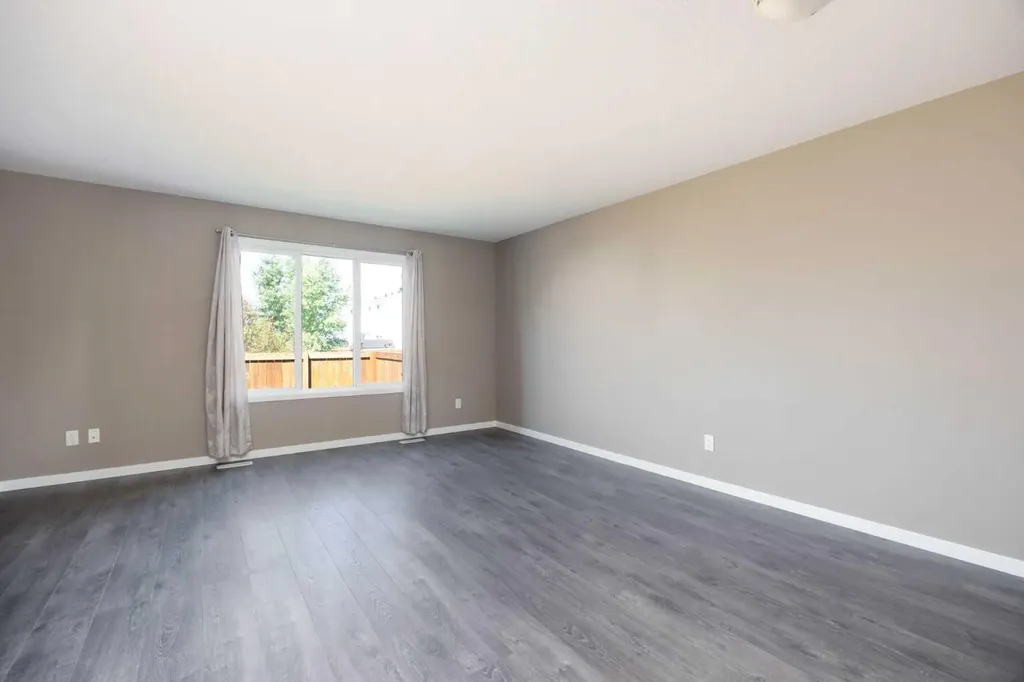 711 Beacon Hill Drive Fort Mcmurray AB T9H 3R5