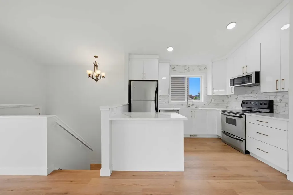 176 Taracove Estate Drive NE Calgary AB T3J 4R2
