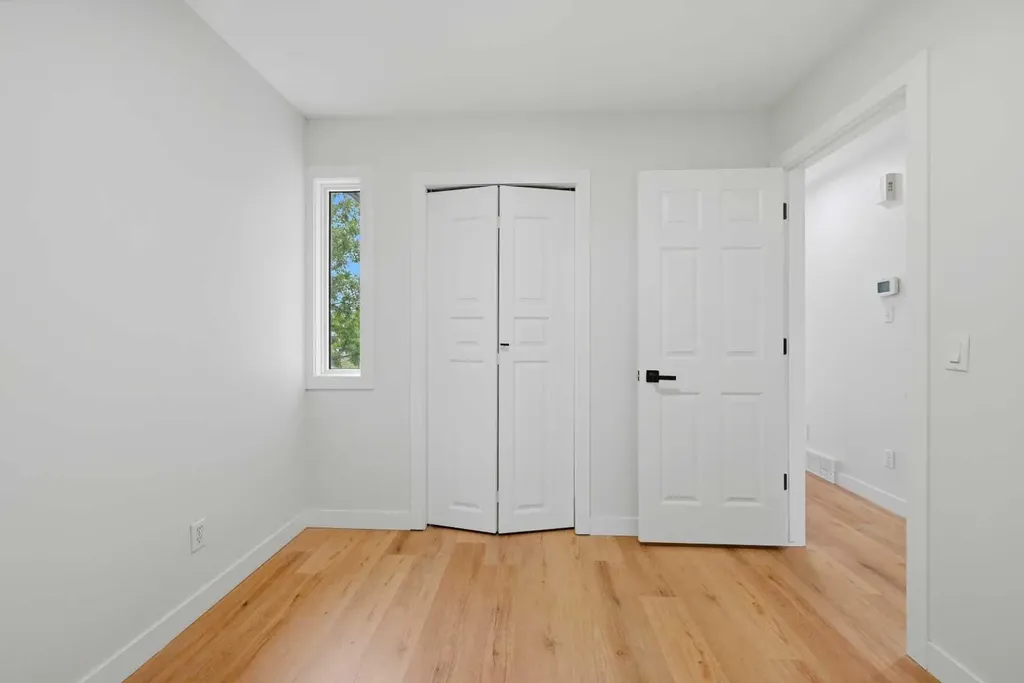176 Taracove Estate Drive NE Calgary AB T3J 4R2