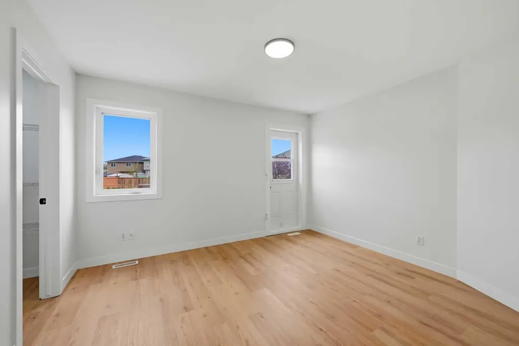 176 Taracove Estate Drive NE Calgary AB T3J 4R2