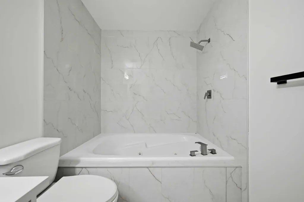 176 Taracove Estate Drive NE Calgary AB T3J 4R2