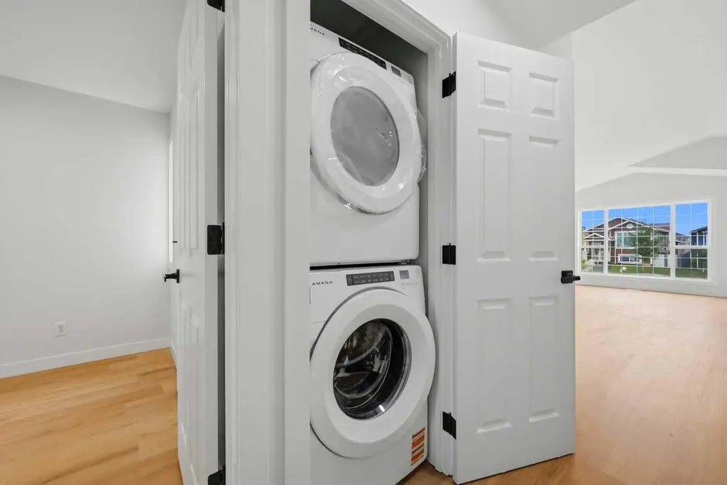 176 Taracove Estate Drive NE Calgary AB T3J 4R2