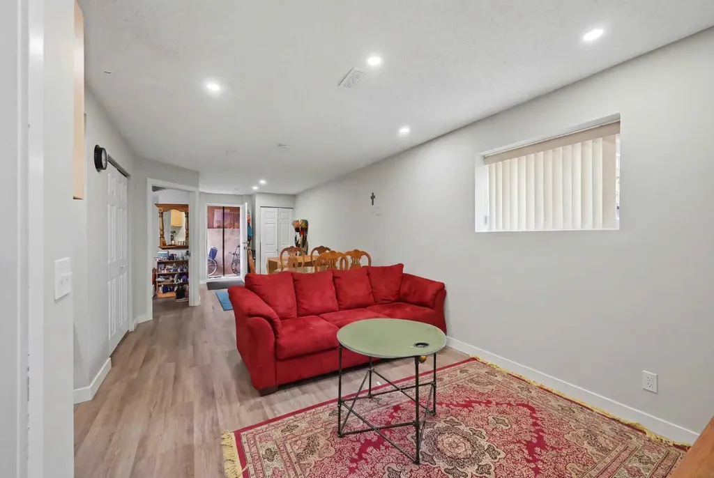 176 Taracove Estate Drive NE Calgary AB T3J 4R2