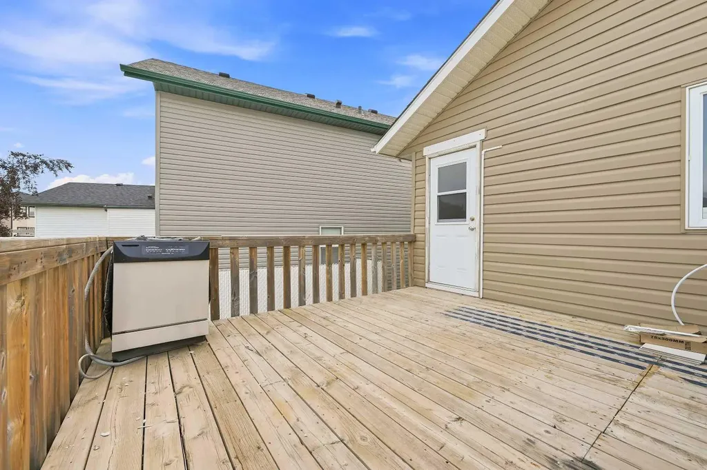 176 Taracove Estate Drive NE Calgary AB T3J 4R2