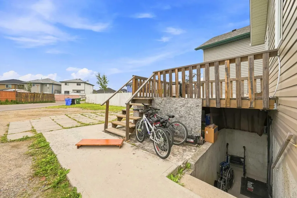 176 Taracove Estate Drive NE Calgary AB T3J 4R2