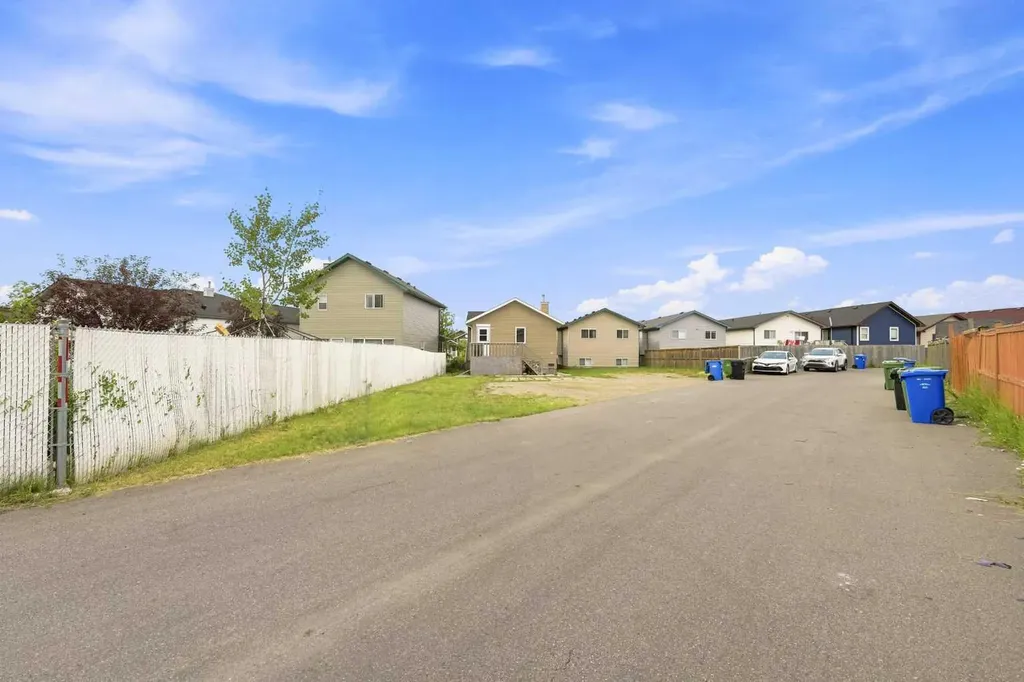 176 Taracove Estate Drive NE Calgary AB T3J 4R2