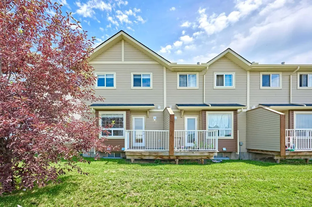 111 Tarawood Lane NE Calgary AB T3J 5C2