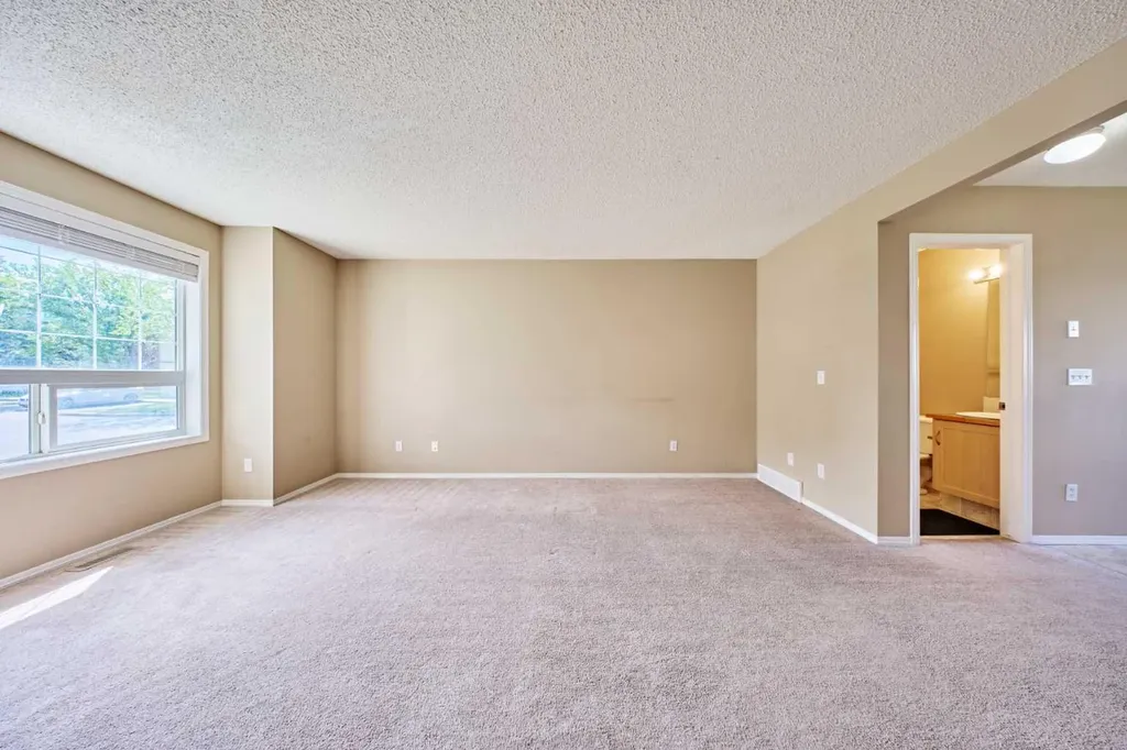 111 Tarawood Lane NE Calgary AB T3J 5C2