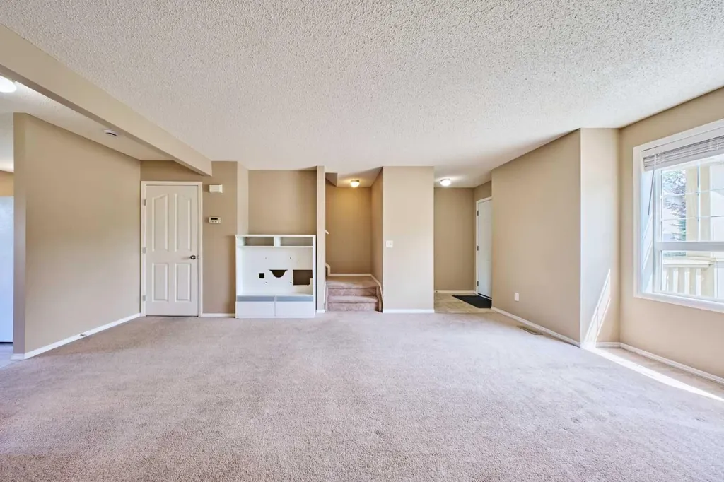 111 Tarawood Lane NE Calgary AB T3J 5C2