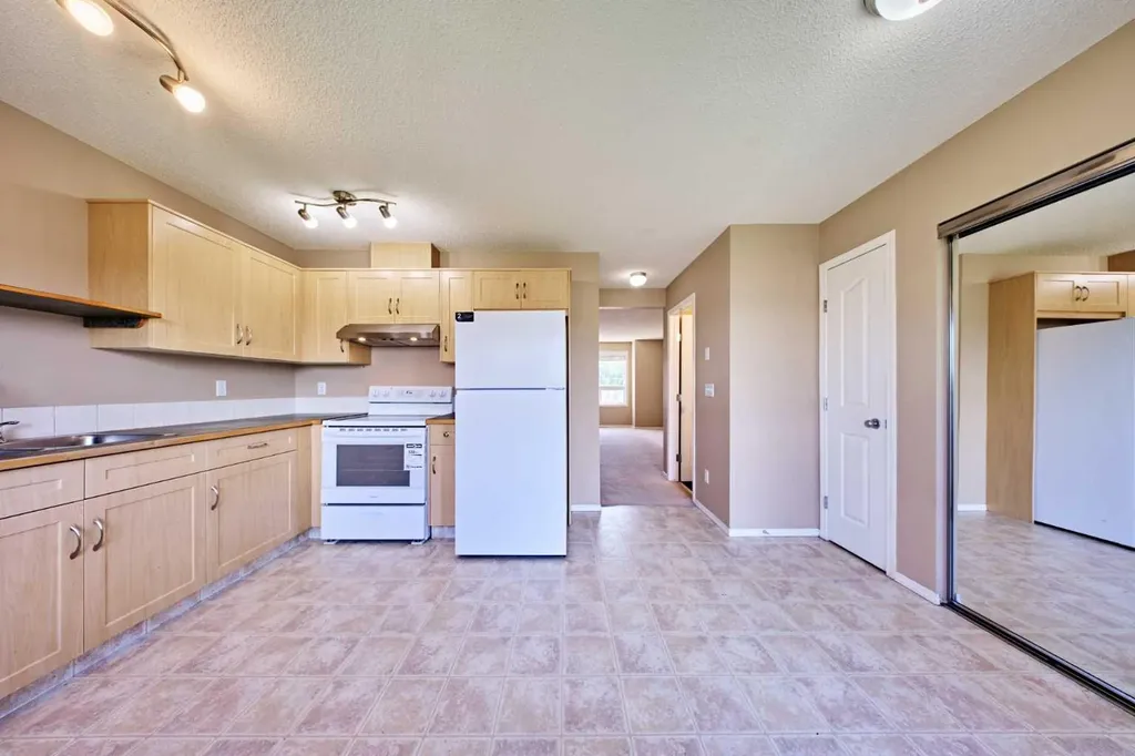 111 Tarawood Lane NE Calgary AB T3J 5C2