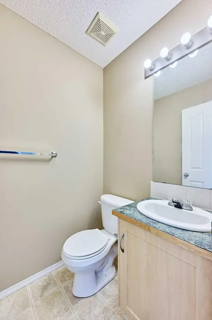 111 Tarawood Lane NE Calgary AB T3J 5C2