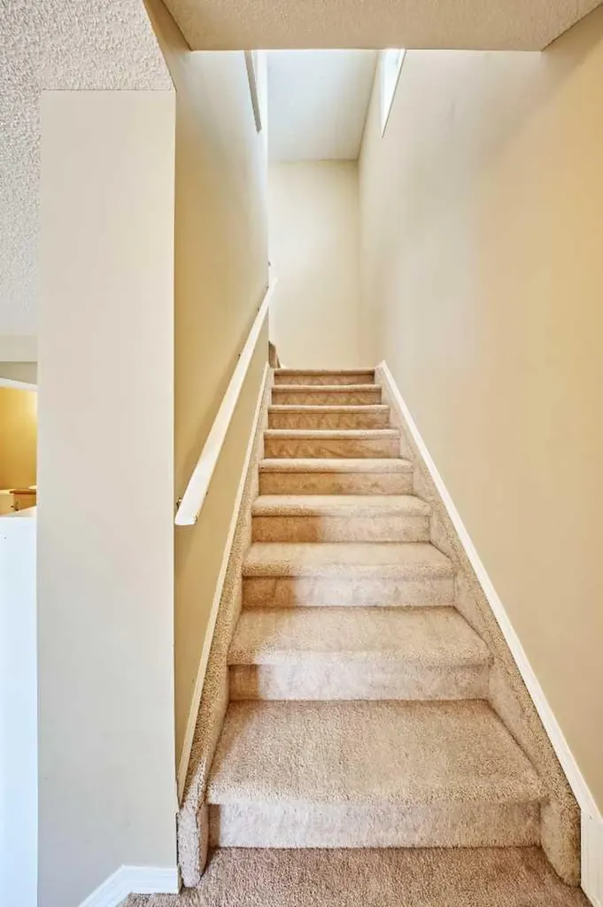 111 Tarawood Lane NE Calgary AB T3J 5C2