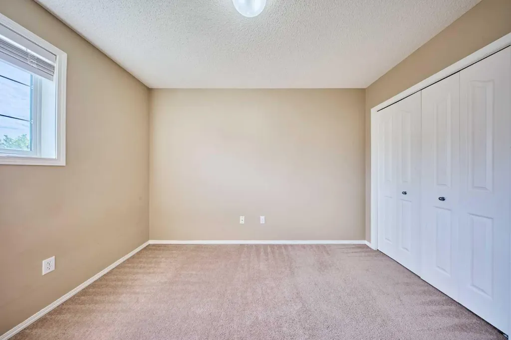 111 Tarawood Lane NE Calgary AB T3J 5C2