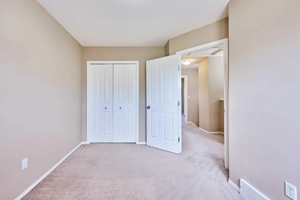 111 Tarawood Lane NE Calgary AB T3J 5C2