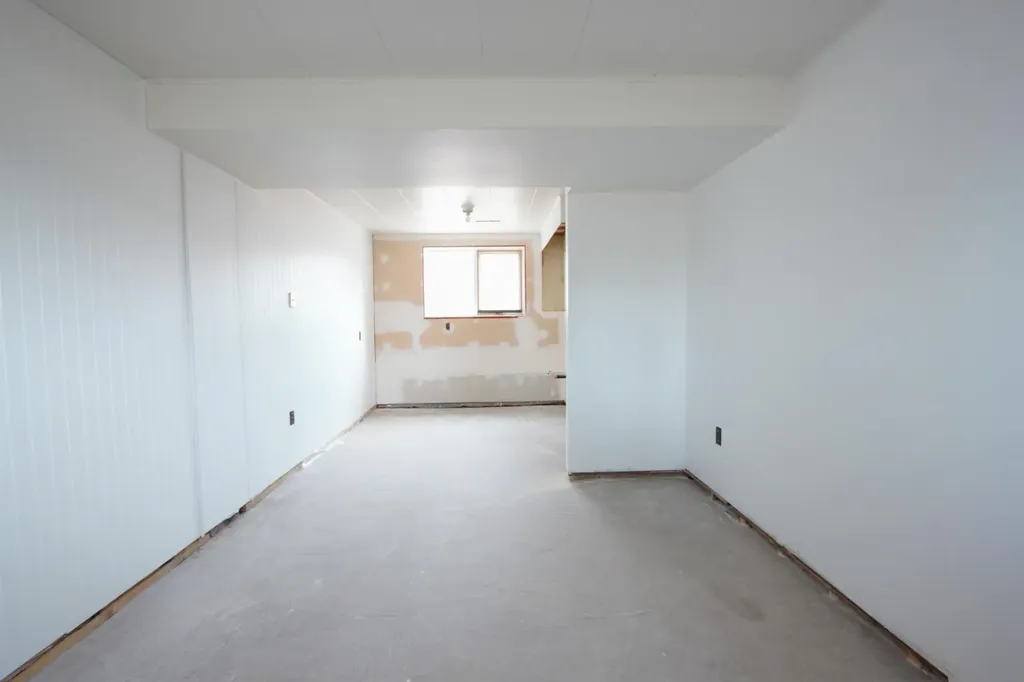 4605 56 Avenue Lloydminster AB T9V 0Z9