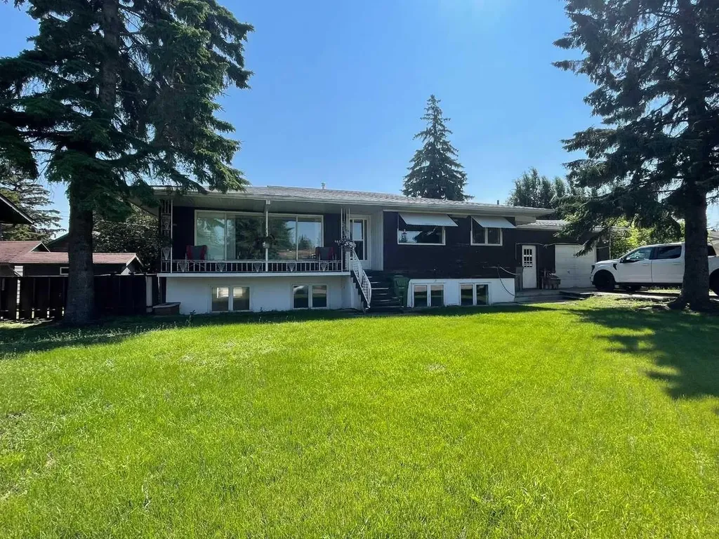 4605 56 Avenue Lloydminster AB T9V 0Z9