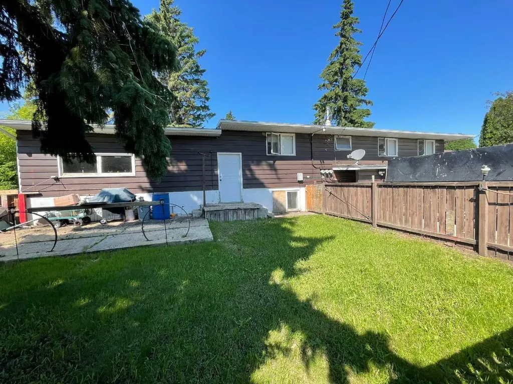 4605 56 Avenue Lloydminster AB T9V 0Z9