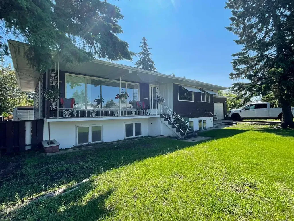 4605 56 Avenue Lloydminster AB T9V 0Z9