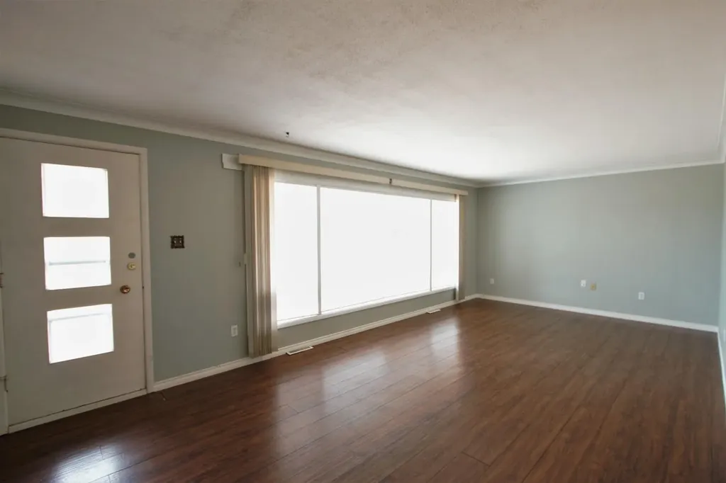 4605 56 Avenue Lloydminster AB T9V 0Z9