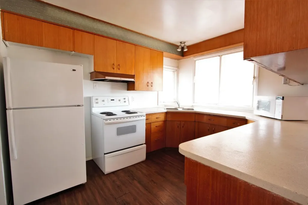 4605 56 Avenue Lloydminster AB T9V 0Z9