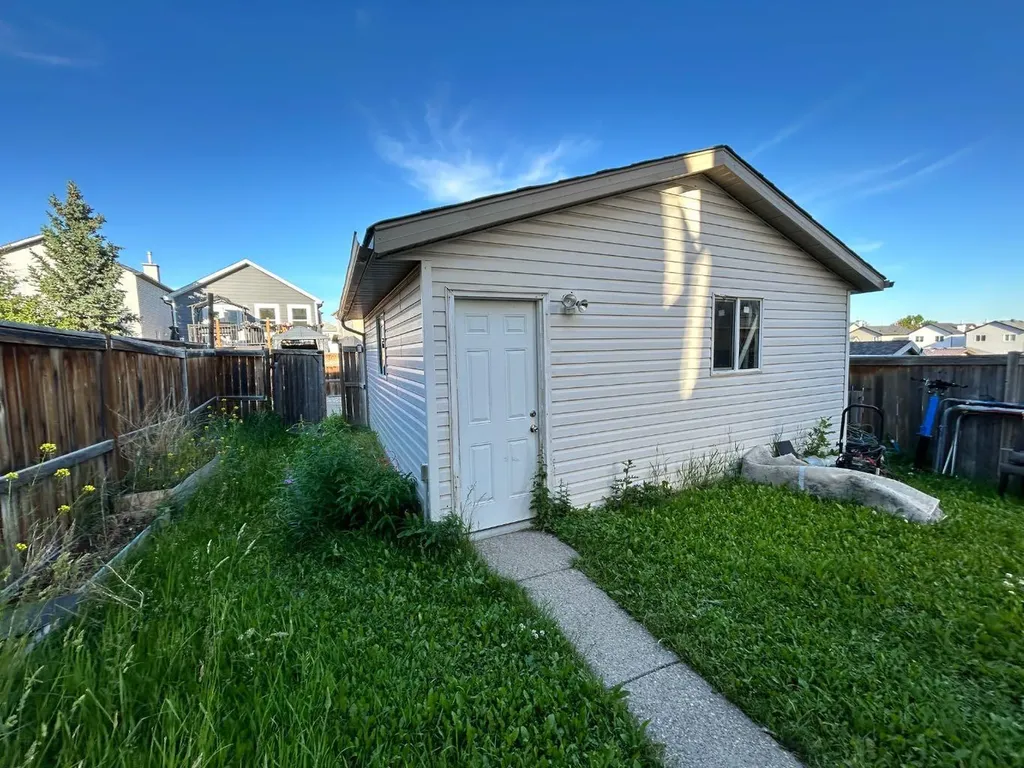 86 Covepark Road Calgary AB T3K 6B9