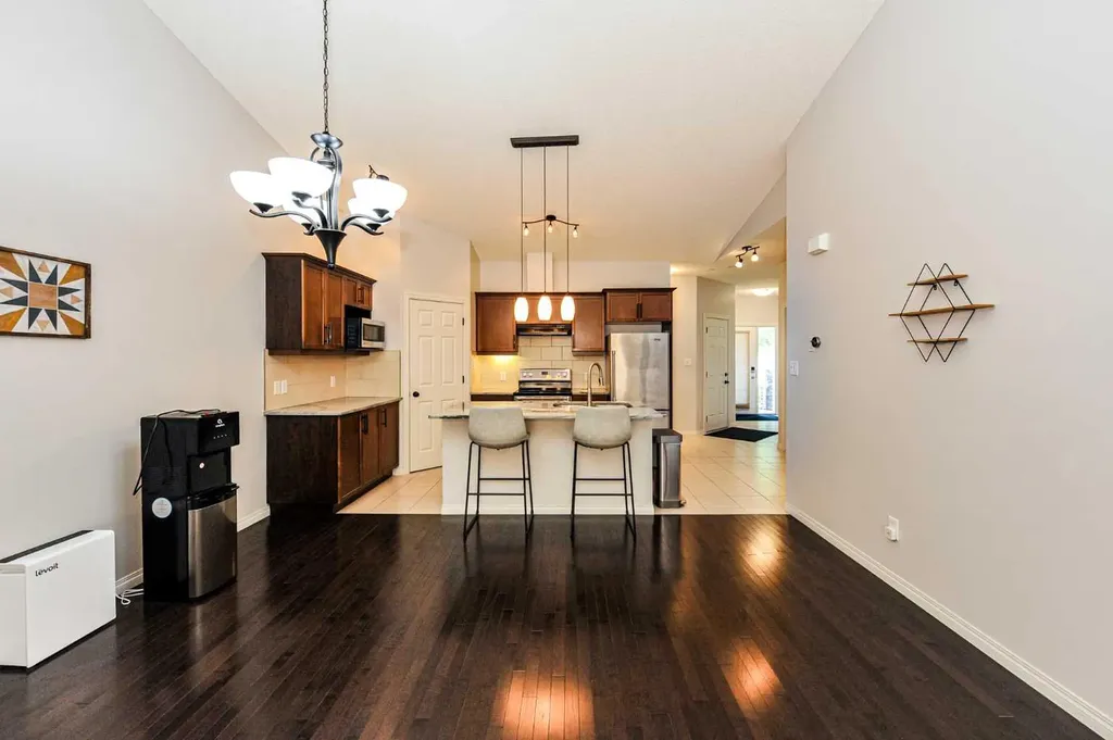 5021 34 Avenue Camrose AB T4V 5G2