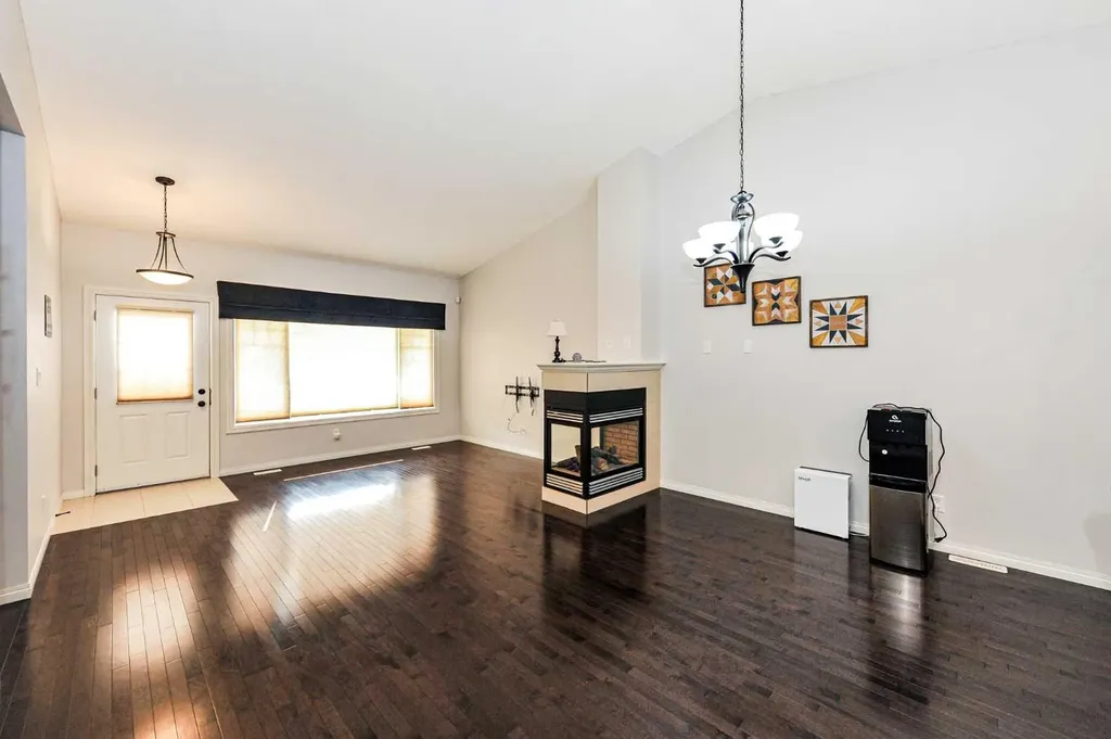 5021 34 Avenue Camrose AB T4V 5G2