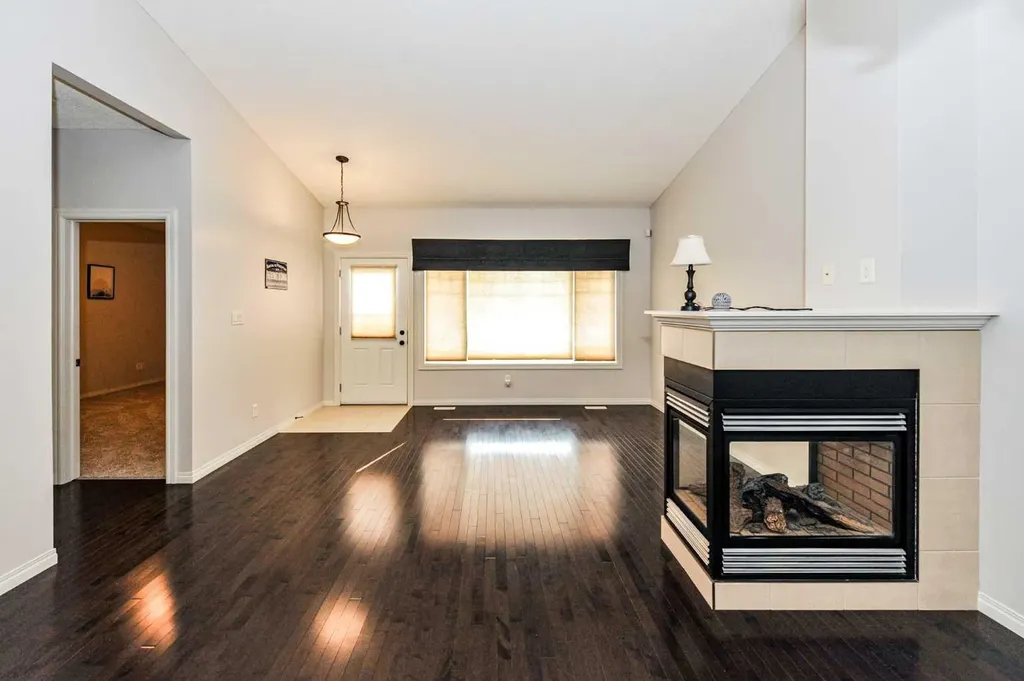 5021 34 Avenue Camrose AB T4V 5G2