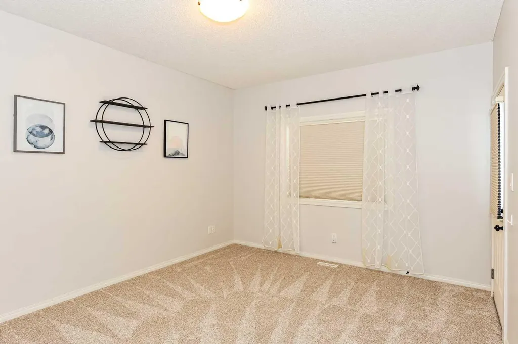 5021 34 Avenue Camrose AB T4V 5G2