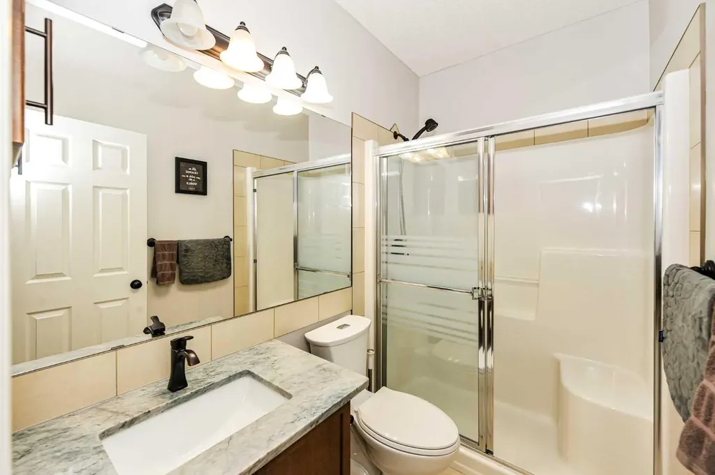 5021 34 Avenue Camrose AB T4V 5G2