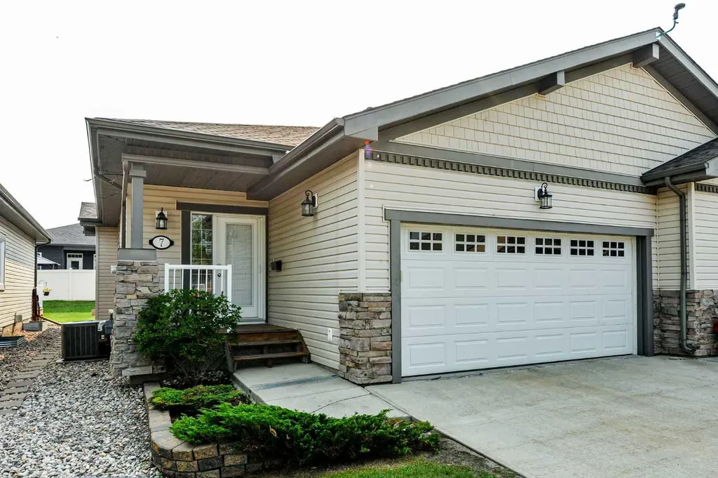 5021 34 Avenue Camrose AB T4V 5G2