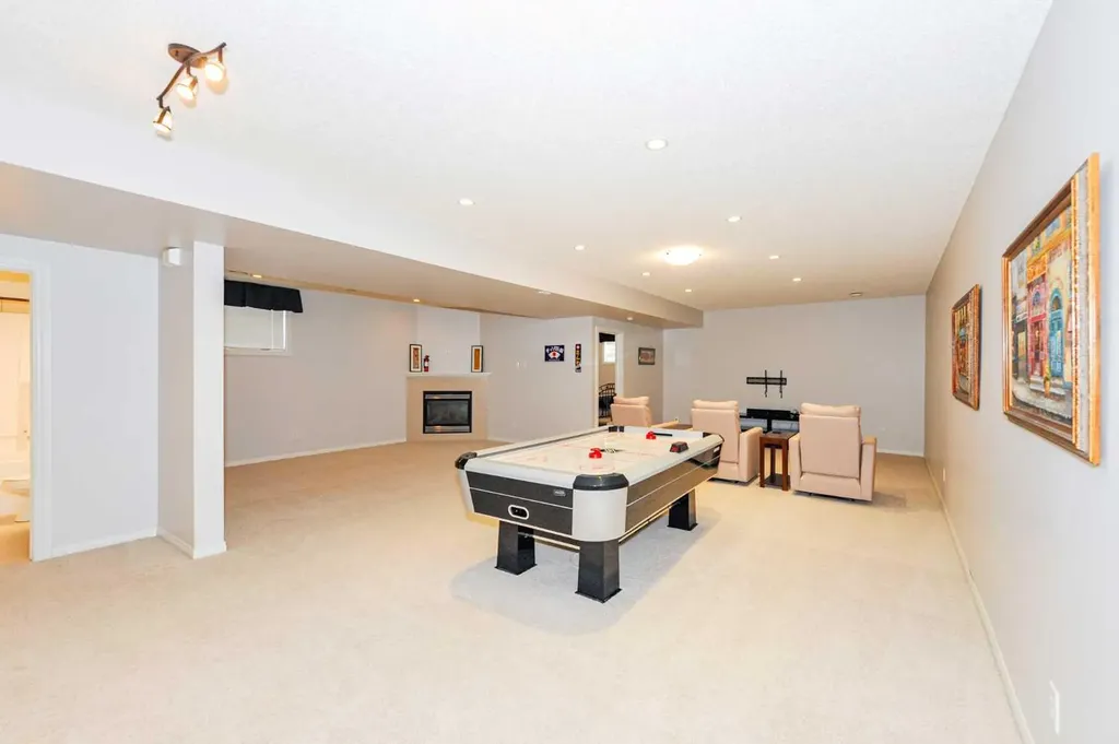 5021 34 Avenue Camrose AB T4V 5G2