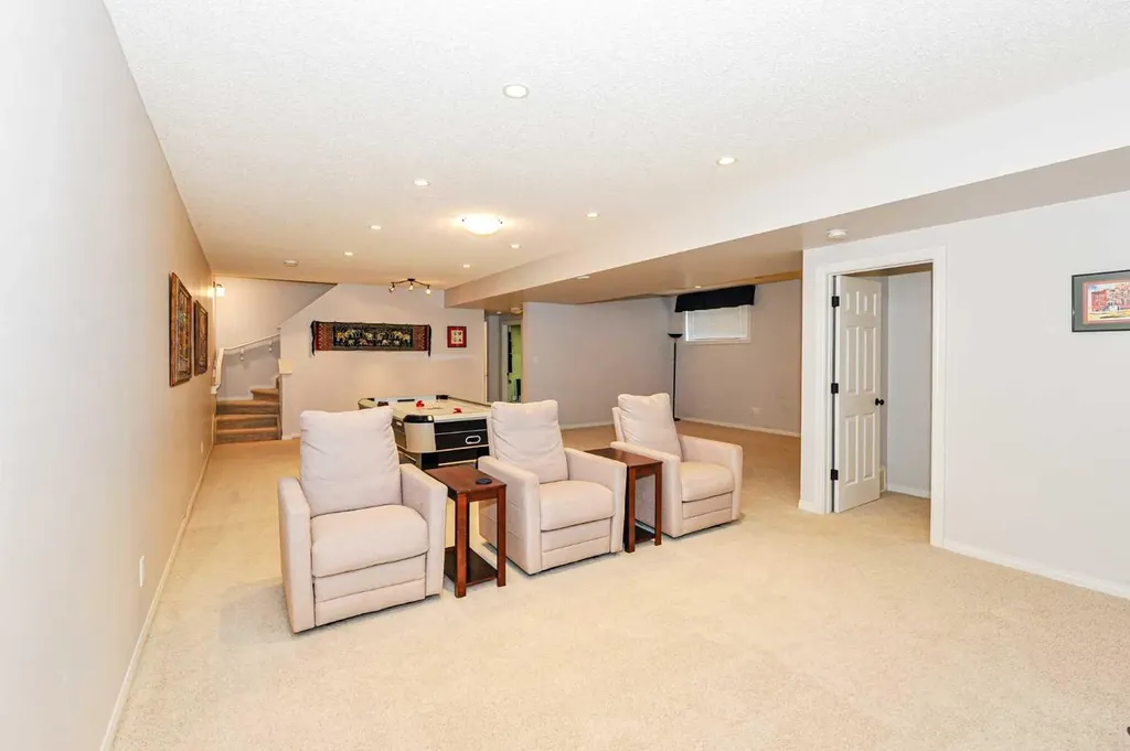 5021 34 Avenue Camrose AB T4V 5G2