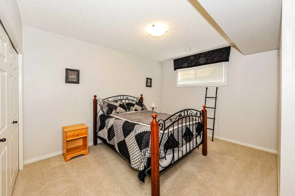 5021 34 Avenue Camrose AB T4V 5G2