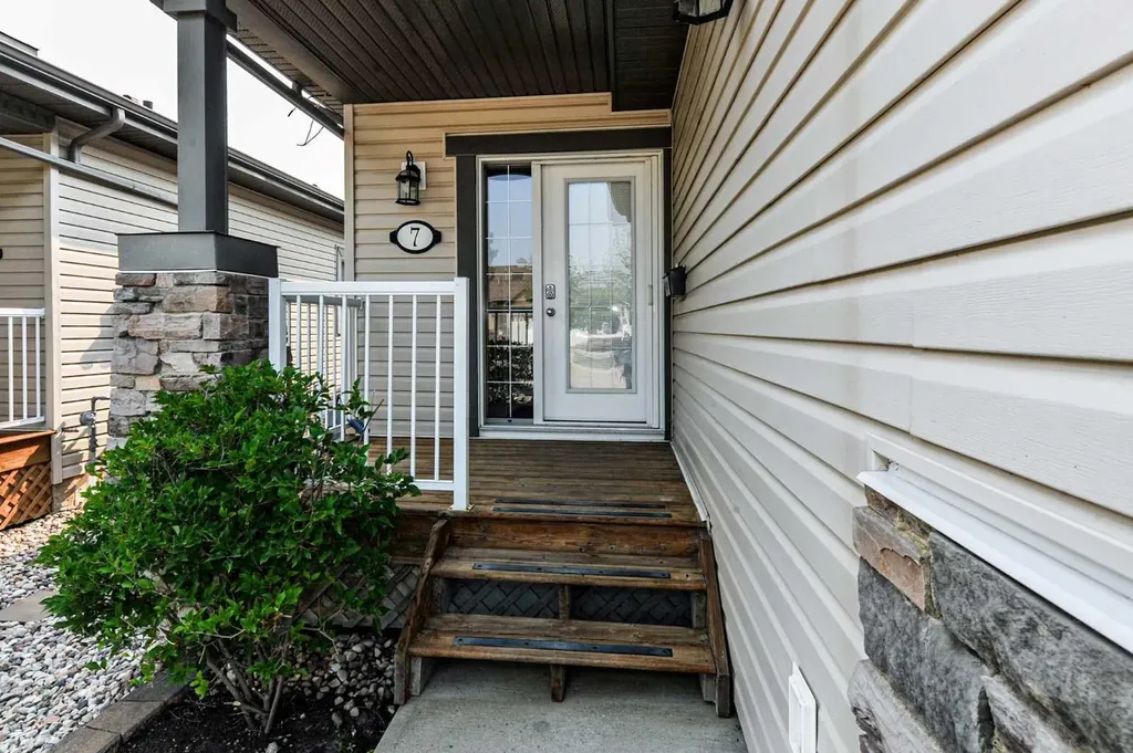 5021 34 Avenue Camrose AB T4V 5G2