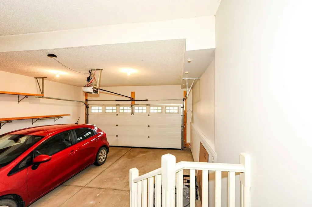 5021 34 Avenue Camrose AB T4V 5G2