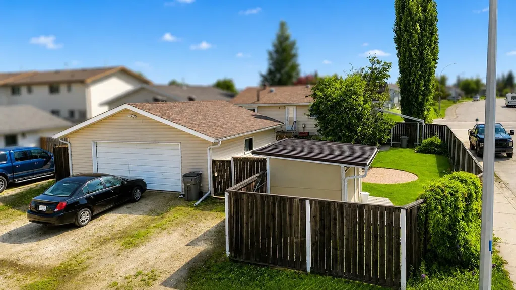 48 Cochrane Road Whitecourt AB T7S 1C2