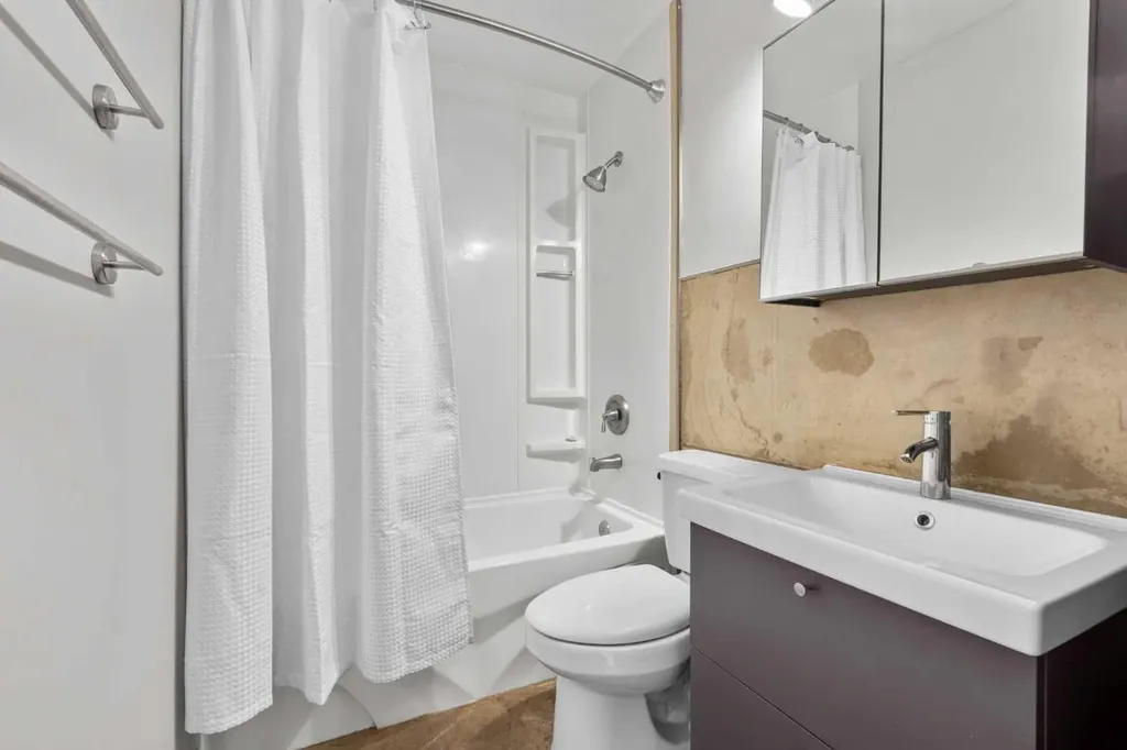 15 Hunter Street NW Calgary AB T2K 2B8