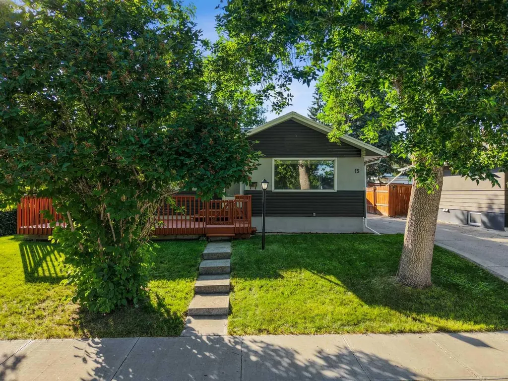 15 Hunter Street NW Calgary AB T2K 2B8