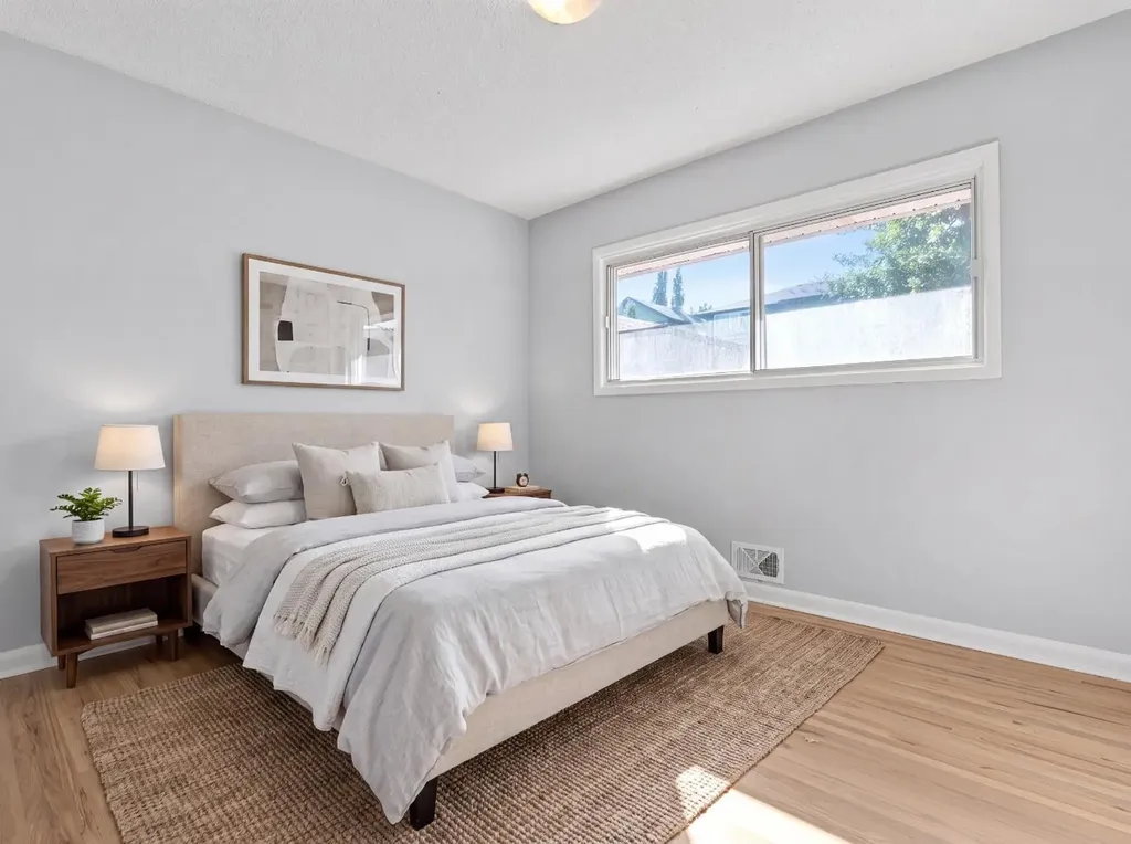 15 Hunter Street NW Calgary AB T2K 2B8
