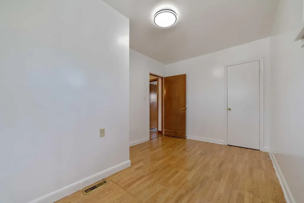 211 9 Street N Vauxhall AB T0K 2K0