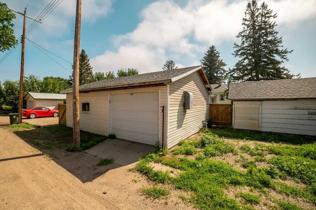211 9 Street N Vauxhall AB T0K 2K0