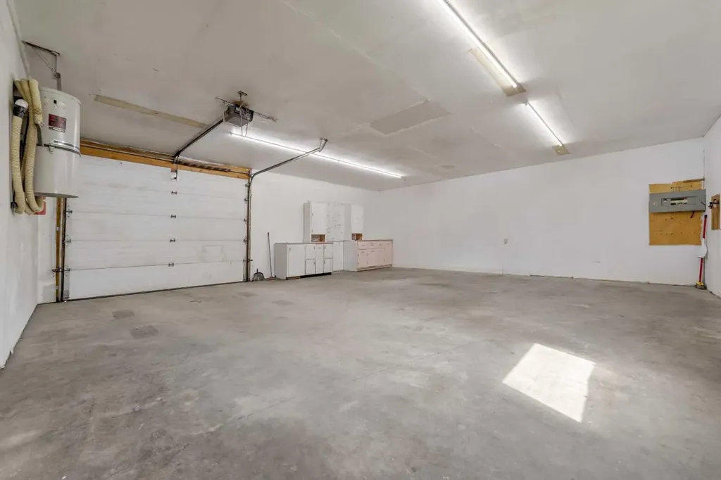 211 9 Street N Vauxhall AB T0K 2K0