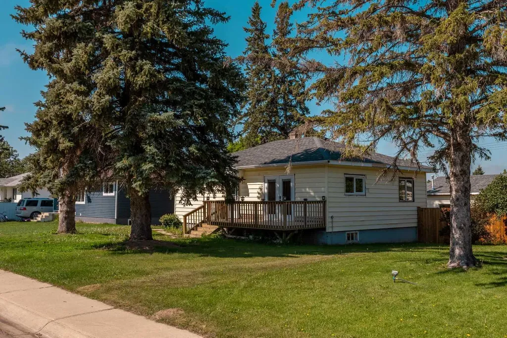 211 9 Street N Vauxhall AB T0K 2K0