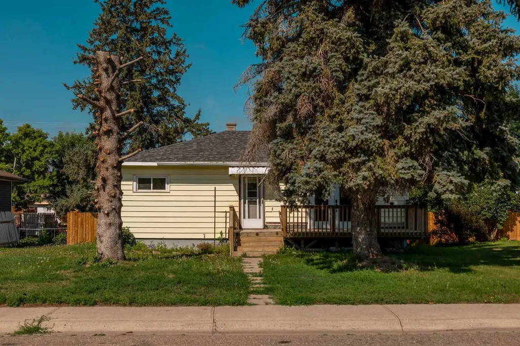 211 9 Street N Vauxhall AB T0K 2K0