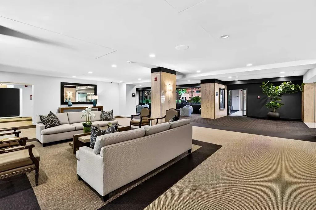 500 Eau Claire Avenue SW Calgary AB T2P 3R8